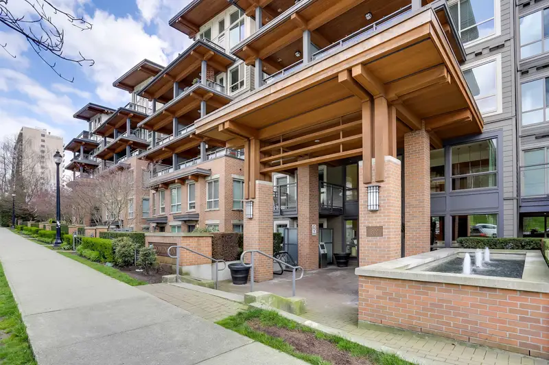 619 500 ROYAL AVENUE - photo 3 of 25