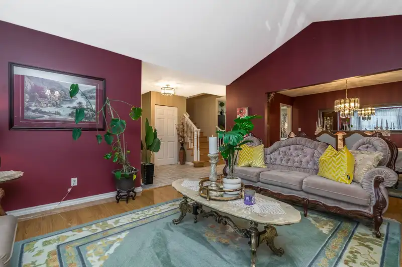 8660 162 STREET - photo 4 of 39