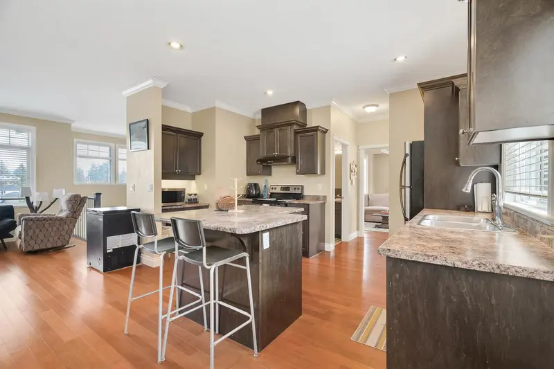 33382 FRANKLIN AVENUE - photo 1 of 25