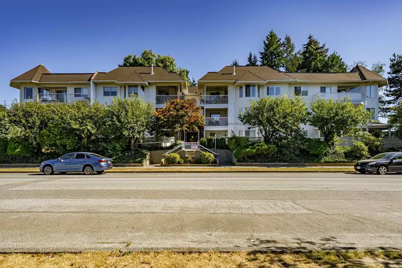 103 3088 FLINT STREET - photo 3 of 25