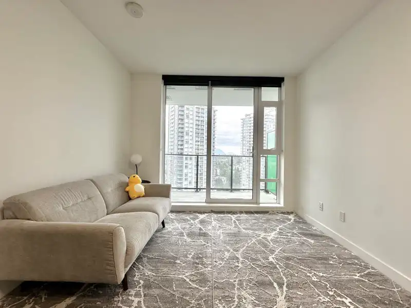 2505 9887 WHALLEY BOULEVARD - photo 3 of 15