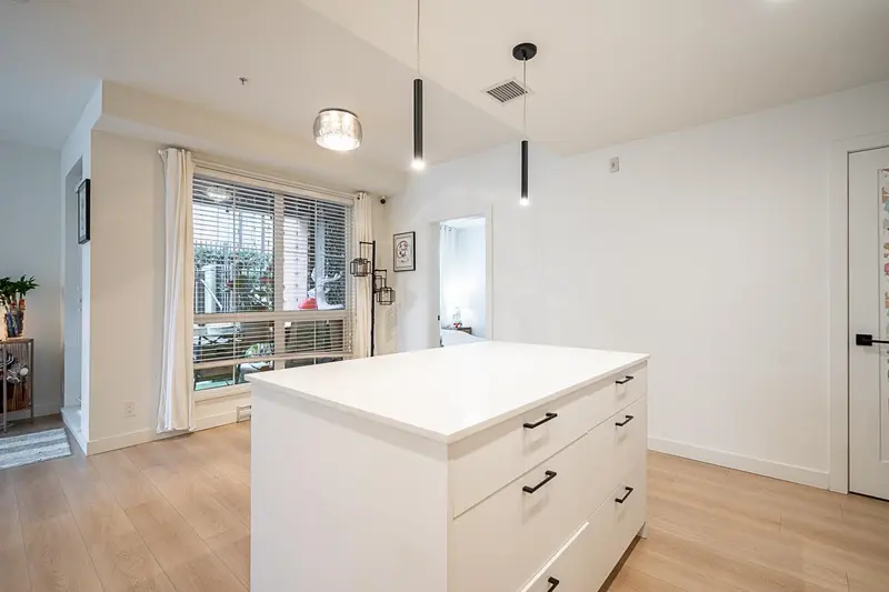 102 20052 83A AVENUE - photo 4 of 22