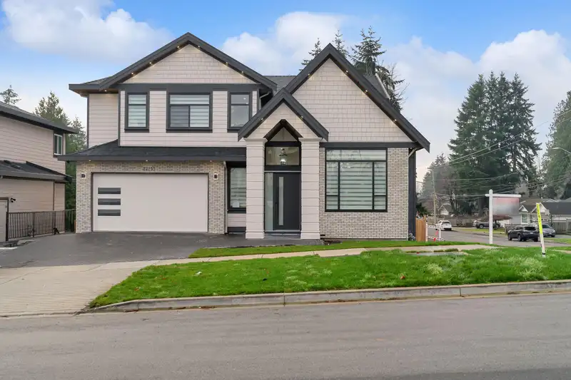 17210 59 AVENUE - photo 1 of 30