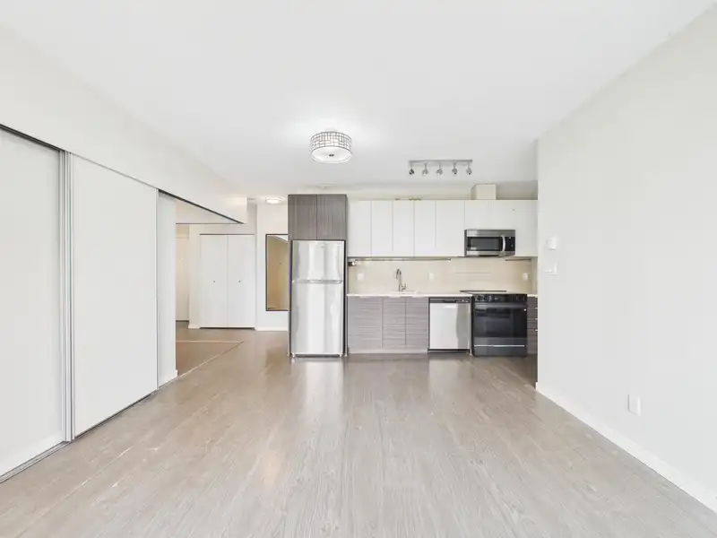 202 13303 103A AVENUE - photo 3 of 32