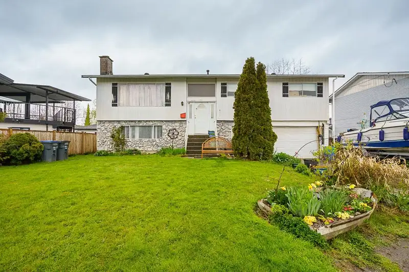 6177 175B STREET - photo 1 of 22