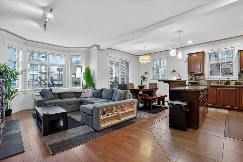 100 45893 CHESTERFIELD AVENUE - photo 2 of 16