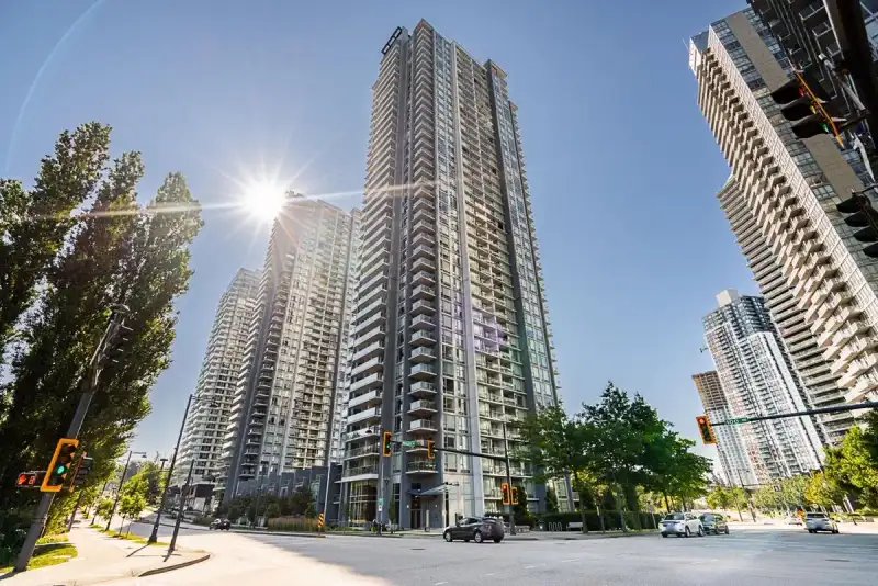 2602 13696 100 AVENUE - photo 1 of 37