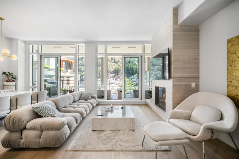 301 6697 NELSON AVENUE - photo 1 of 25