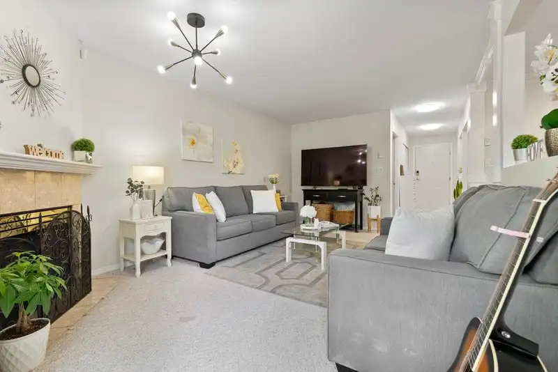 201 9940 151 STREET - photo 3 of 33