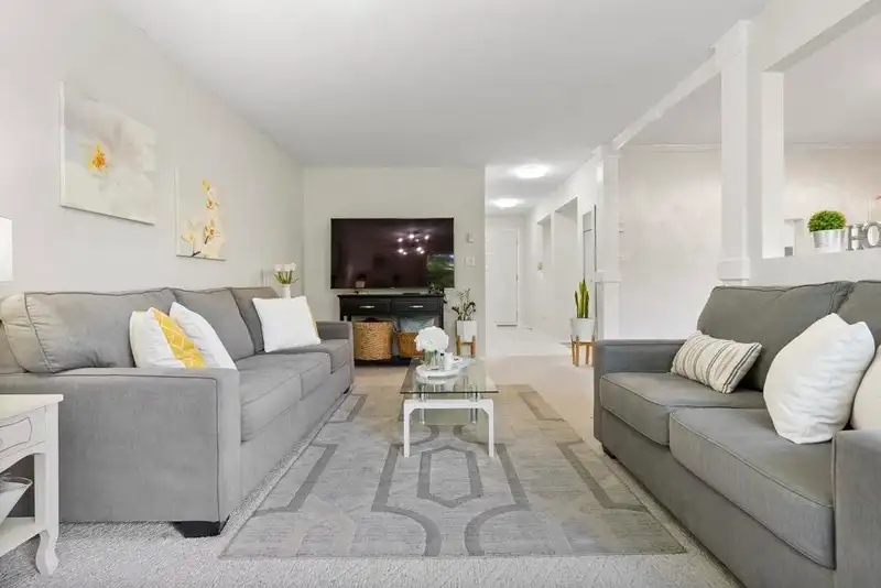201 9940 151 STREET - photo 4 of 33