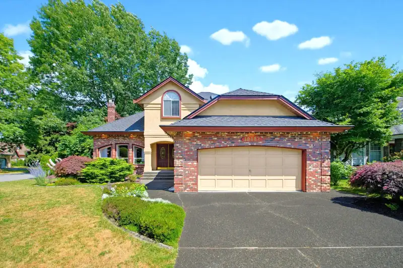 10482 ASHDOWN PLACE - photo 2 of 40