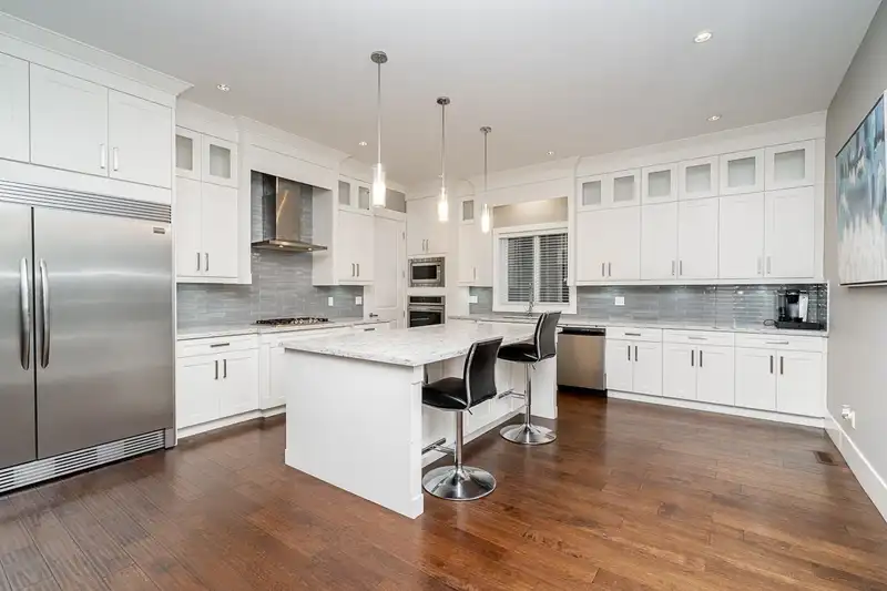 16470 62A AVENUE - photo 2 of 40
