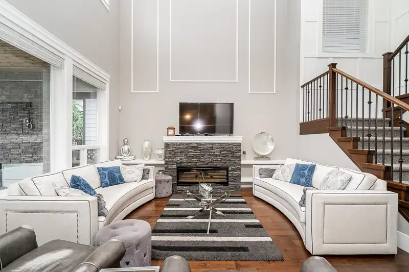 16470 62A AVENUE - photo 4 of 40