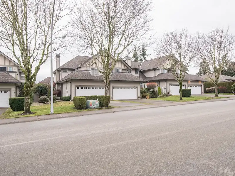 5829 122 STREET - photo 2 of 40