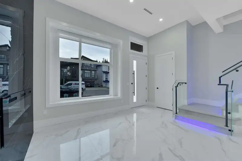 14727 62A AVENUE - photo 4 of 40