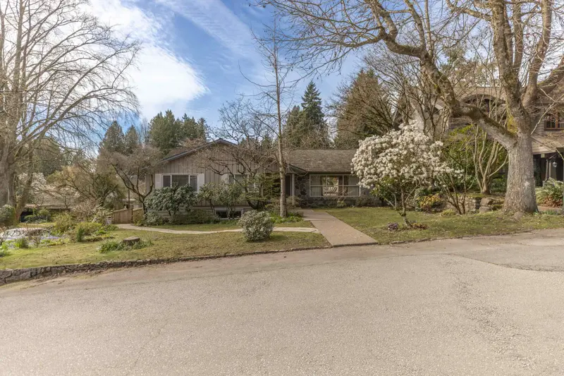 6297 MACKENZIE STREET - photo 1 of 25