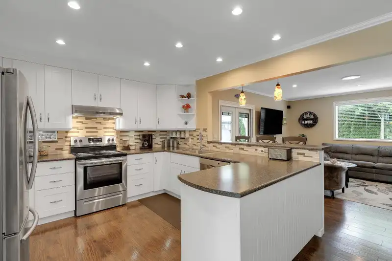 6359 172A AVENUE - photo 2 of 40