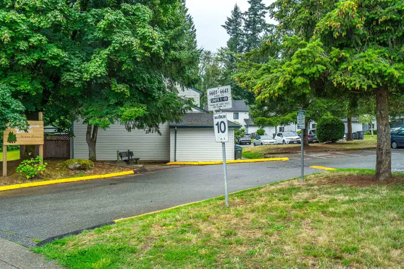 44 6633 138 STREET - photo 2 of 28