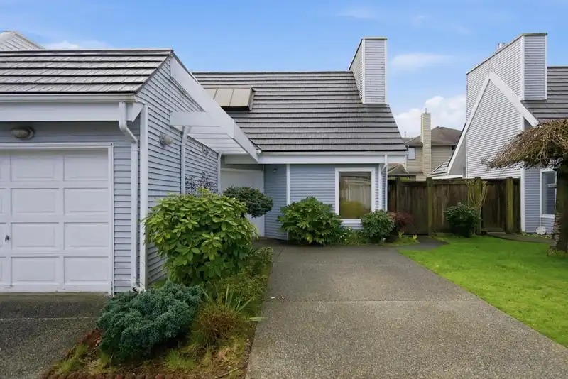 4 9771 152B STREET - photo 2 of 26