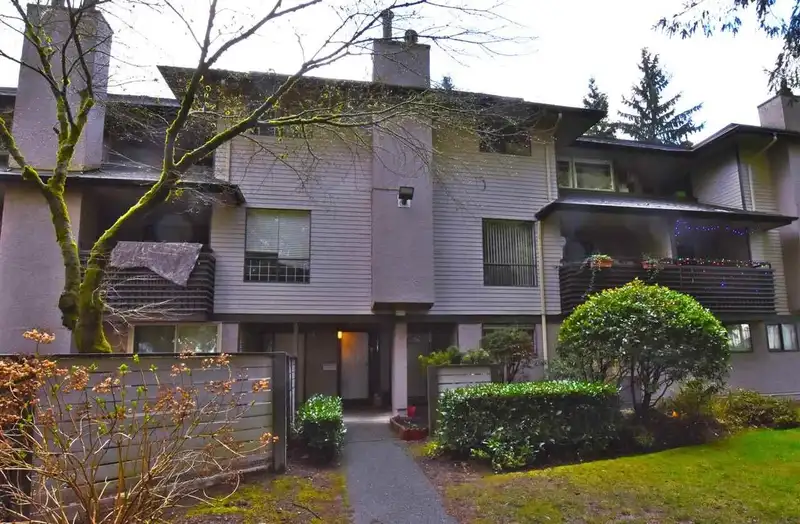 10527 HOLLY PARK LANE - photo 1 of 10