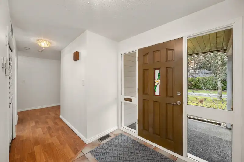 12184 57A AVENUE - photo 4 of 40