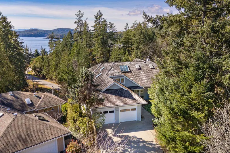 9219 REGAL ROAD - photo 3 of 25