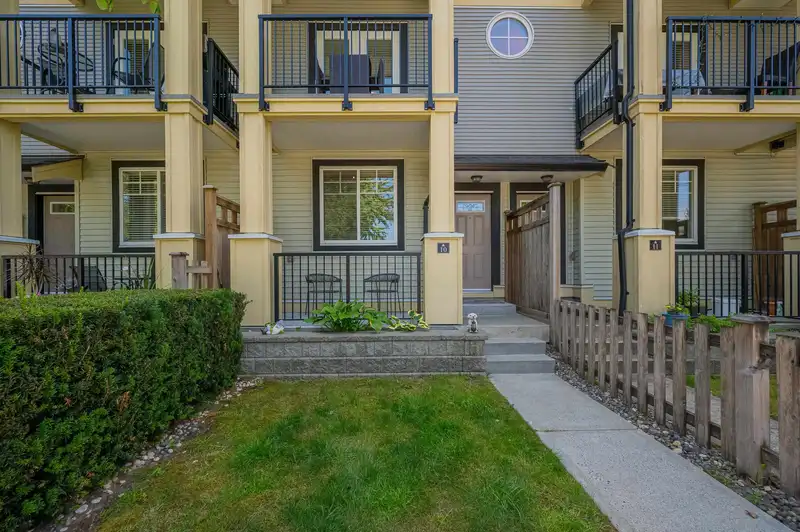 10 13886 62 AVENUE - photo 3 of 35