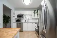 212 12733 72 AVENUE - thumbnail 3