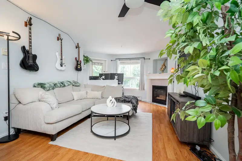 212 12733 72 AVENUE - photo 4 of 31