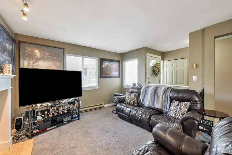 183 10077 156 STREET - photo 3 of 25