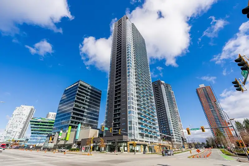 2507 13615 FRASER HIGHWAY - photo 1 of 40