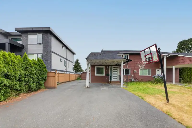 9441 132A STREET - photo 4 of 31