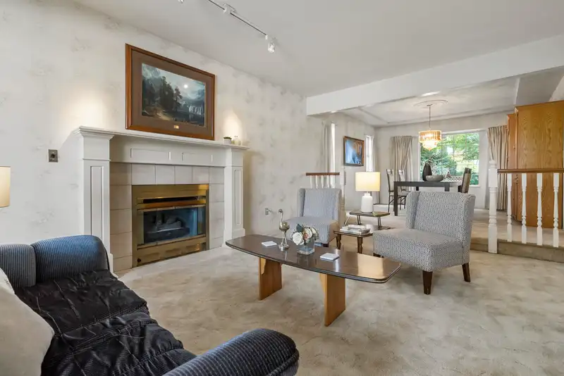 15450 92A AVENUE - photo 3 of 26