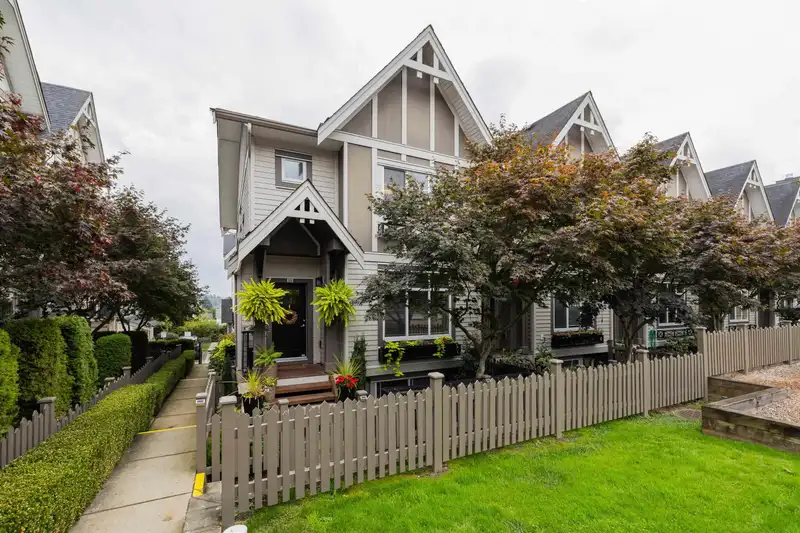 34 6588 195A AVENUE - photo 1 of 25