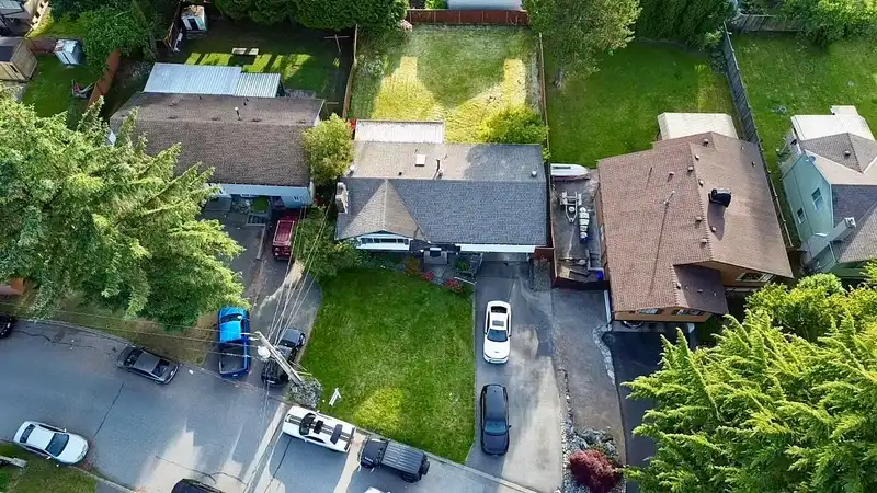 9537 125A STREET - photo 2 of 24