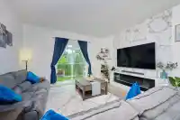 39 8168 136A STREET - thumbnail 2
