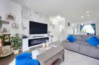 39 8168 136A STREET - thumbnail 3
