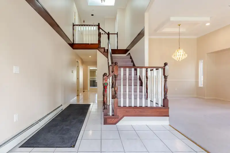 7953 155A STREET - photo 2 of 25