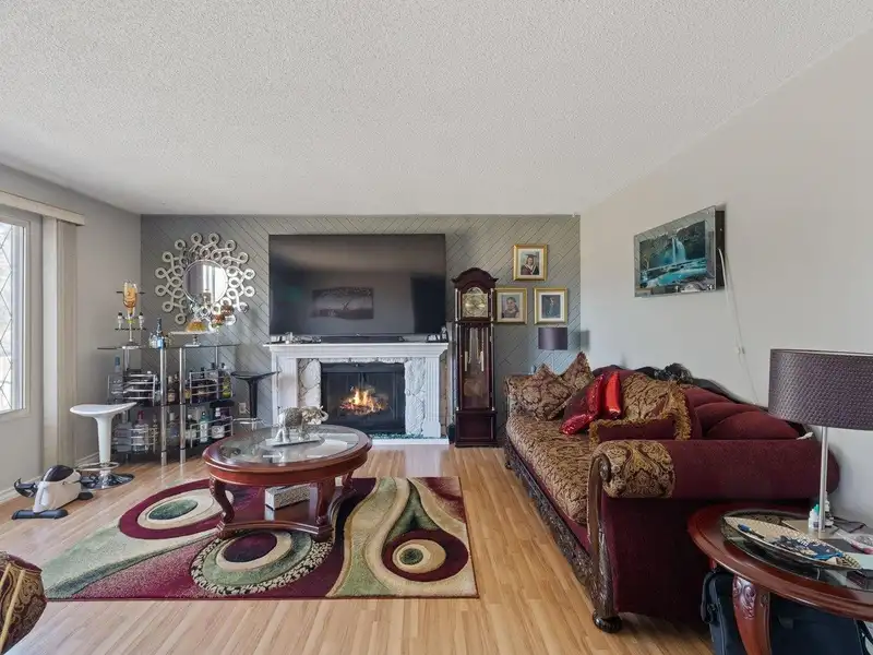 14036 116 AVENUE - photo 4 of 24