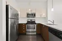 105 13555 GATEWAY DRIVE - thumbnail 4
