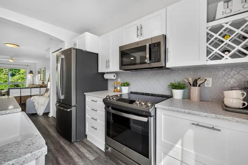 145 6671 121 STREET - photo 2 of 25