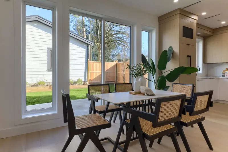 2 4742 ST CATHERINES STREET - photo 2 of 18