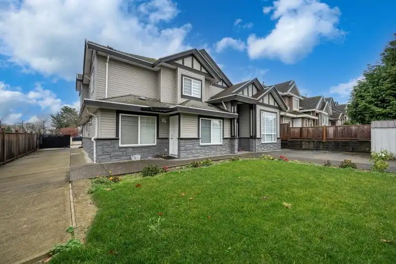 7596 144 STREET - photo 2 of 35