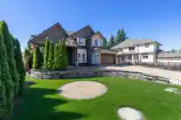 8245 144A STREET - thumbnail 37