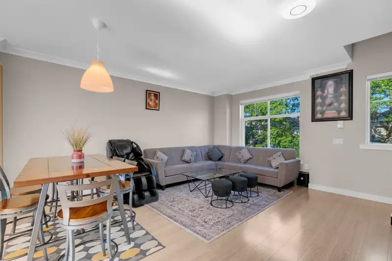1 12073 62 AVENUE - photo 3 of 38