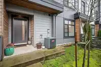 33 7127 193A STREET - thumbnail 10