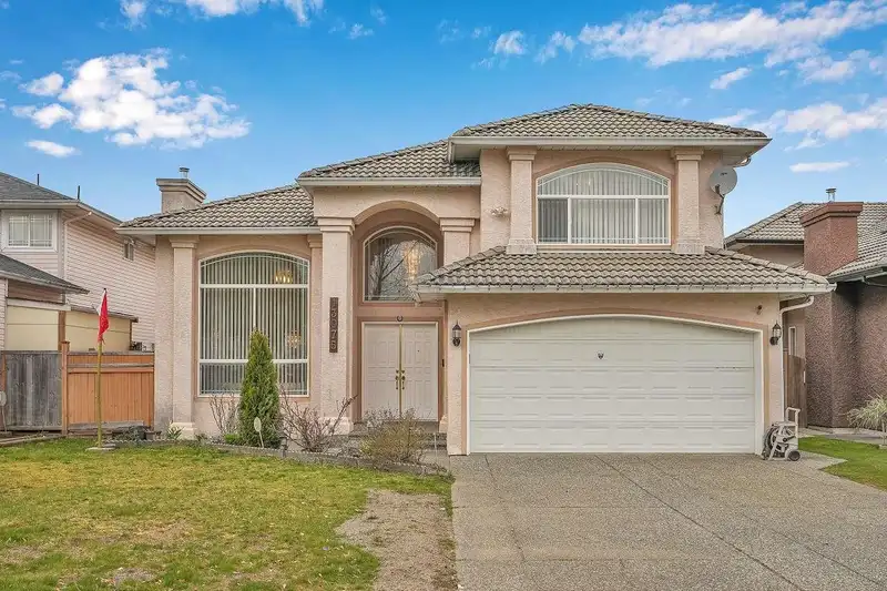 13075 74 AVENUE - photo 1 of 39