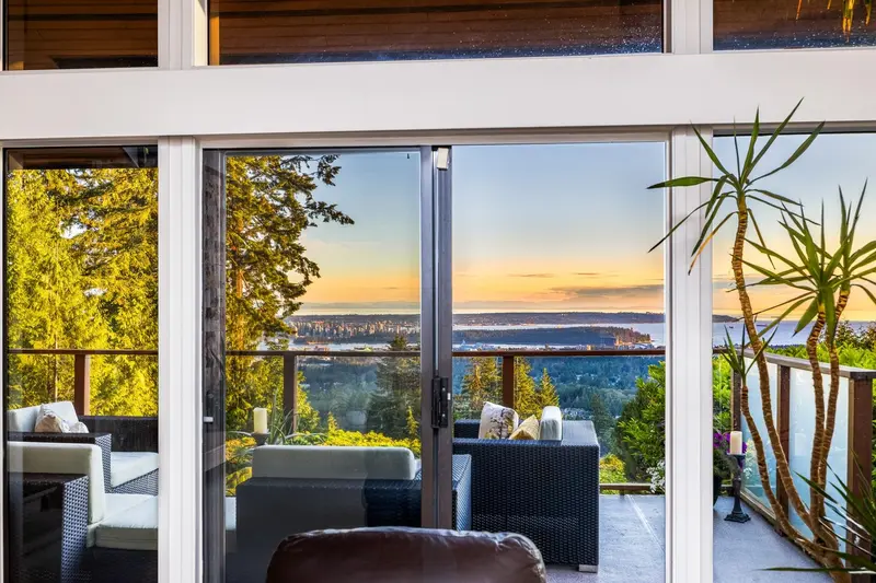 187 RONDOVAL CRESCENT - photo 2 of 25