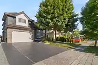 6862 151A STREET - thumbnail 2