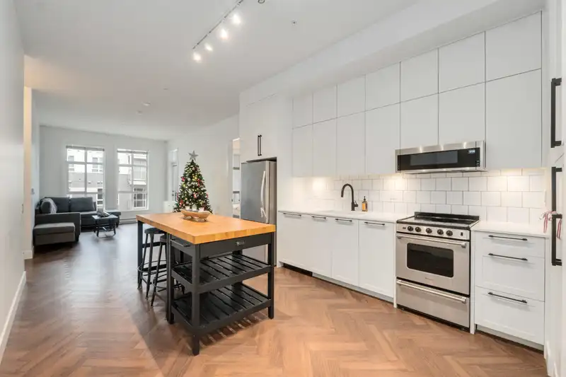 413 13933 105 BOULEVARD - photo 1 of 31